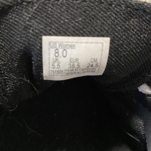 Classic Vans Off the Wall Shoes - Picture 3 of 6